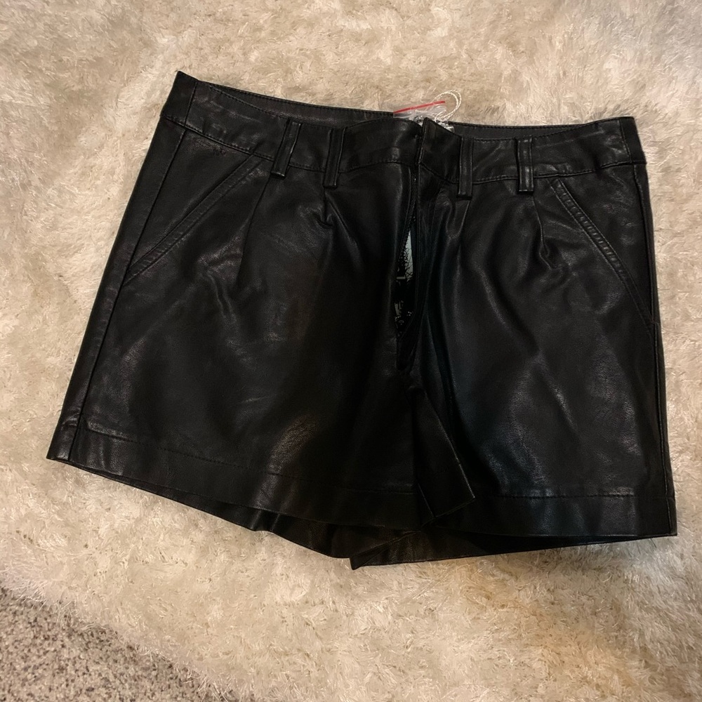 Cute black shorts